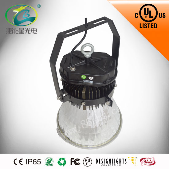 LED塔吊燈應用于香港大灣碼頭吊機節能改造工程